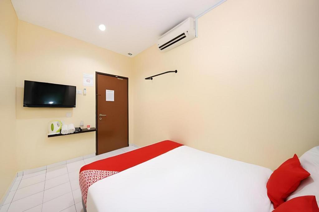 Hotel Iskandar Seri Iskandar Esterno foto